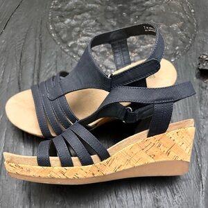 BareTrap Sandals - Worn Once - Blue - Size 7